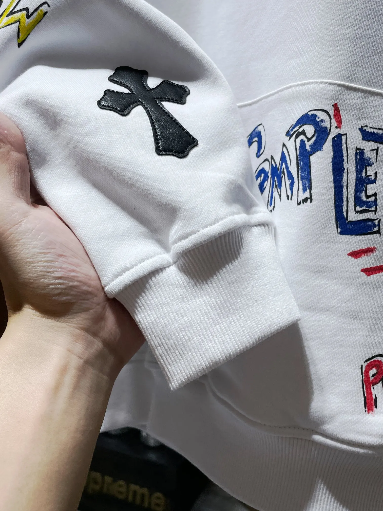 P276 New Chrome Hearts Autumn and Winter 2025 Counter Synchronization Colorful cross leather Sanskrit hand-painted graffiti hooded sweatshirt Ins celebrity couple must-have, same style for men and women! The highest version! ! Imported leather! ! A must-have for internet celebrities! Recommended colors: white, black, gray Code numbers: S, M, L, XL